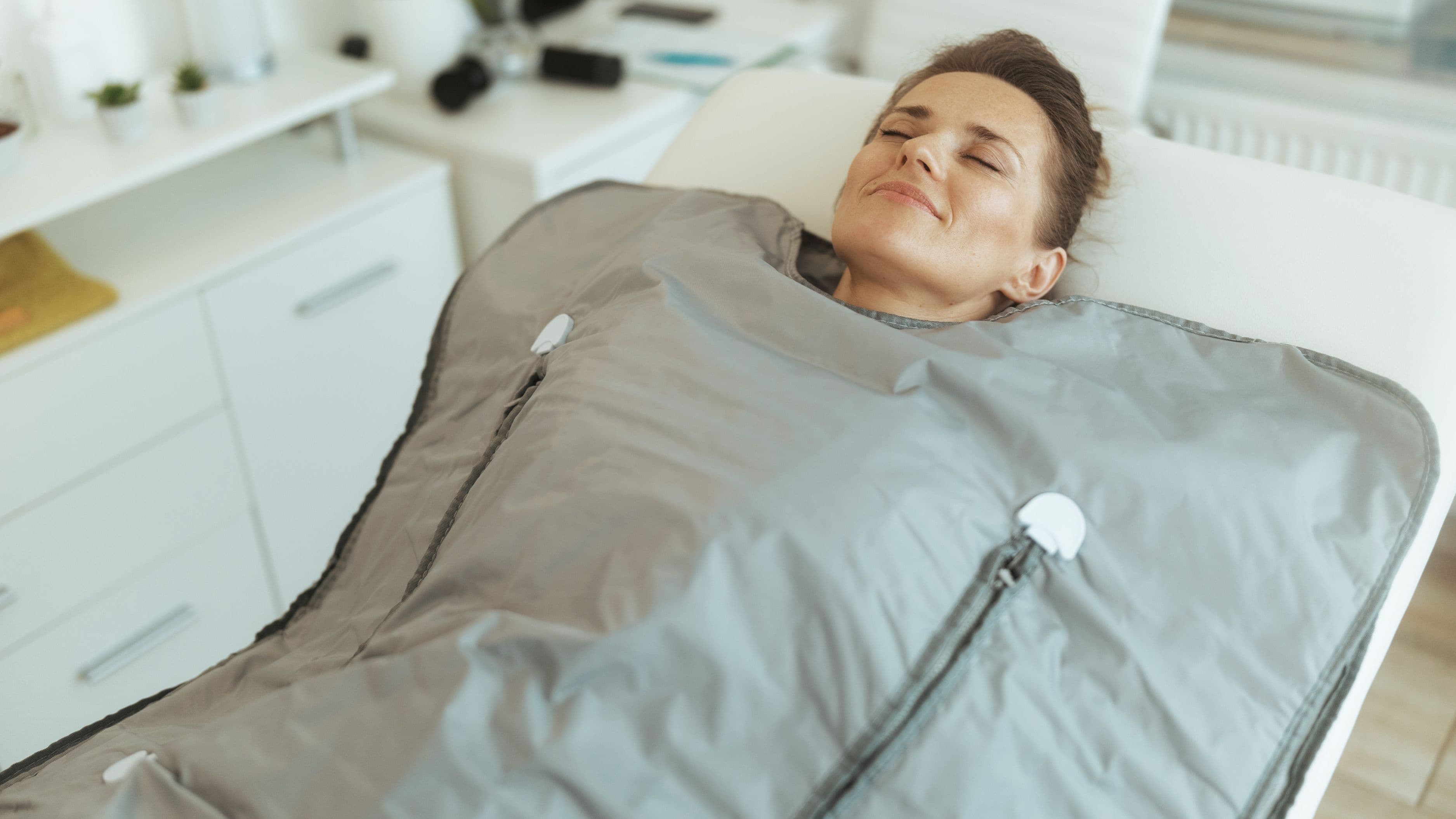 How Thermal Mass in a Room Affects Temperature Stability for Sleep